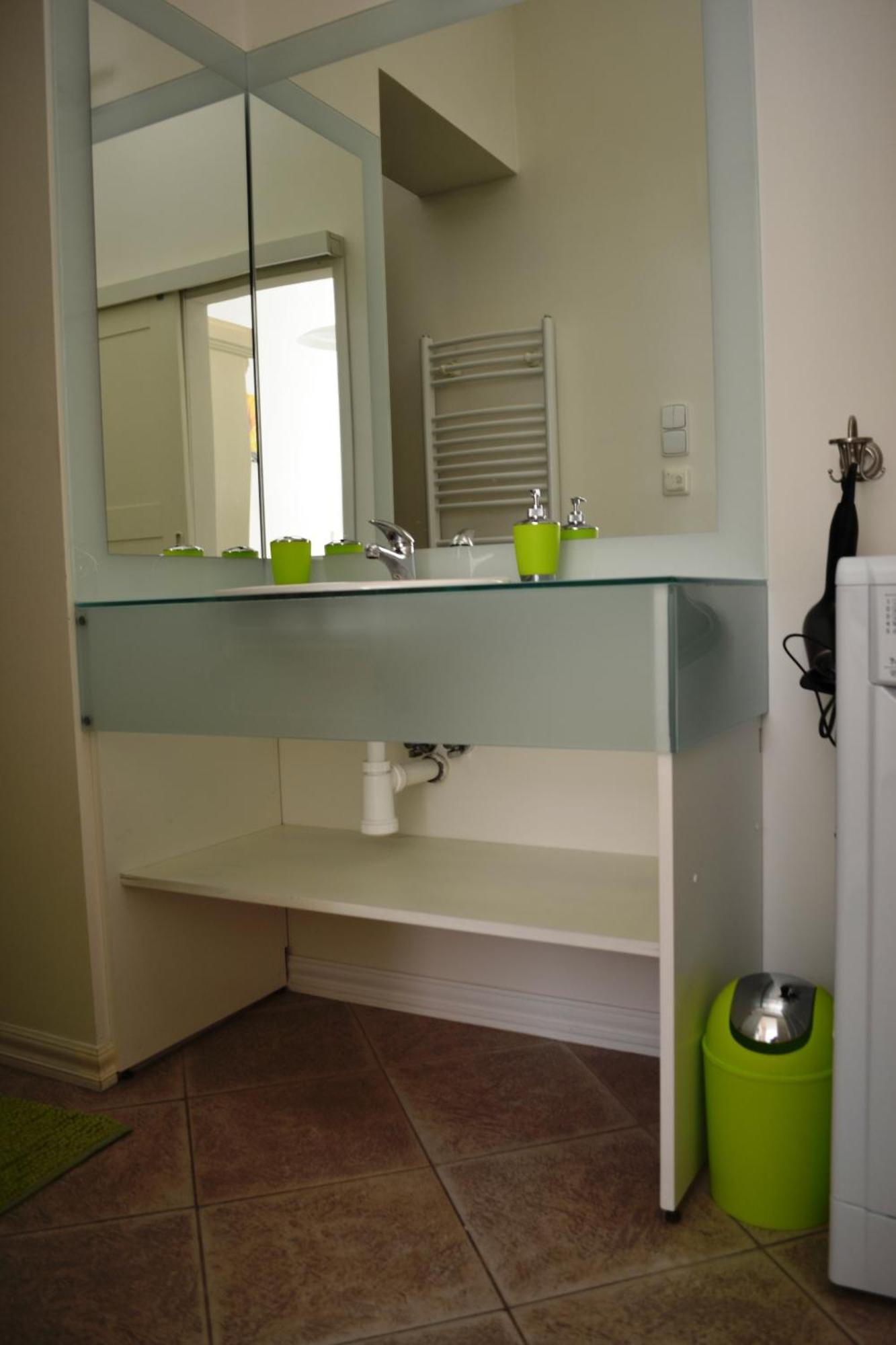 Sunflower 2Bdr Flat By Ruterra Praga Exterior foto