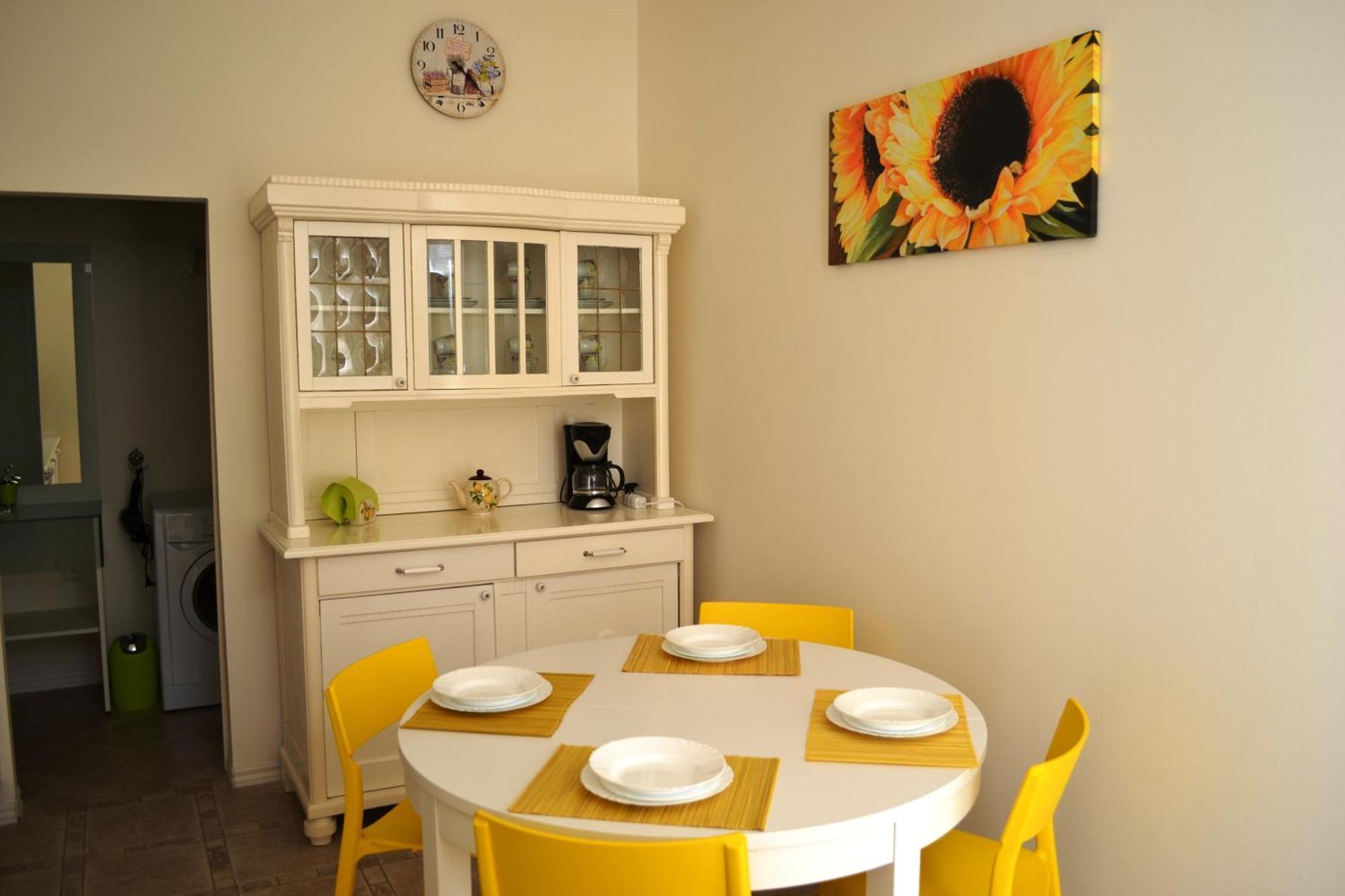 Sunflower 2Bdr Flat By Ruterra Praga Exterior foto